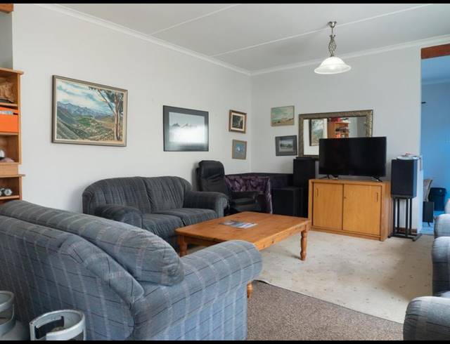 4 BEDROOM HOUSE FOR SALE IN DOBSON